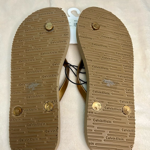 Calvin Klein Brown Flip Flops - Picture 5 of 5